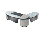 Le bureau Alpha Executive est un chef-d'œuvre du design de bureau moderne. Son plateau spacieux et ses espaces de rangement intégrés lui confèrent une forme élégante et minimaliste, idéale pour les dirigeants d'aujourd'hui.
