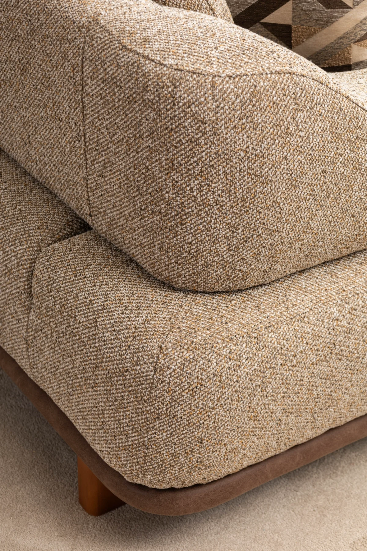 The Estelle Sofa Set combines the fashionable warmth of fabric with timeless elegance. It's the perfect centerpiece for a sophisticated European living room.