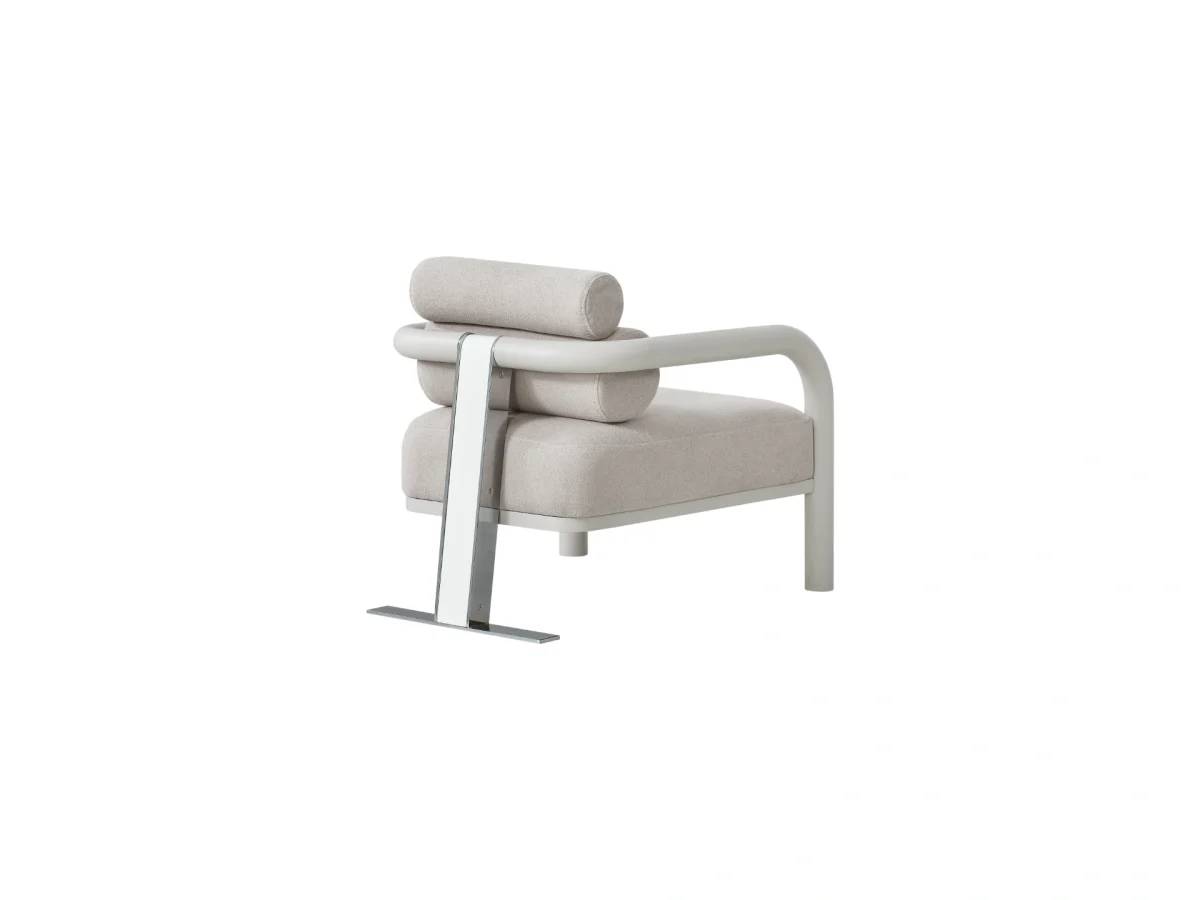 The Freya Meeting Chair combines architectural elegance with long-lasting comfort. With its unique frame and support, it offers the ultimate statement for elite meeting rooms.