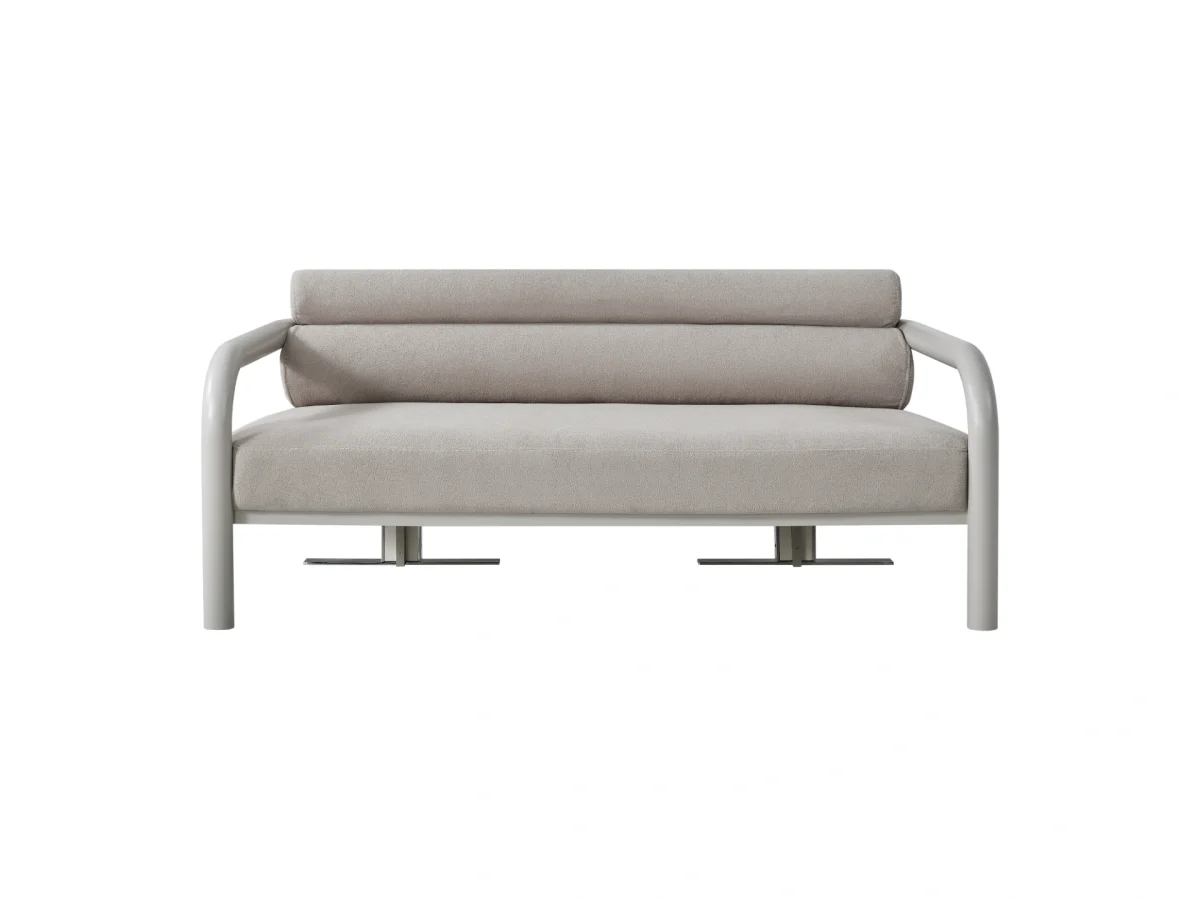 The Freya Office Sofa brings a touch of home comfort to the professional workspace. Designed with minimalist lines and premium textures, this chair is an ideal choice for distinguished reception areas.