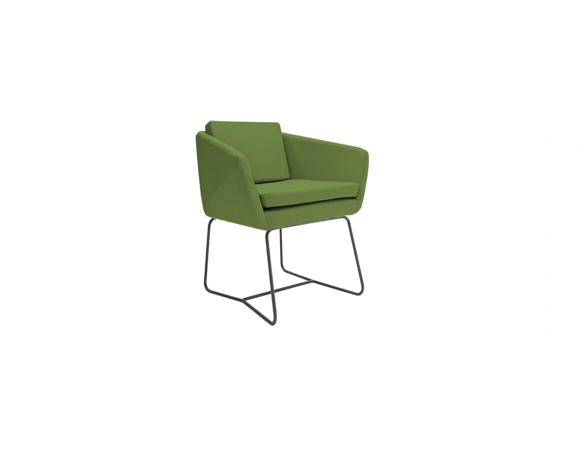 Alliance parfaite de robustesse industrielle et de style contemporain, la chaise de bureau Koda, avec son piètement haut de gamme et son revêtement spécialement conçu, offre un confort optimal pour tout espace de travail moderne ou bureau de direction.