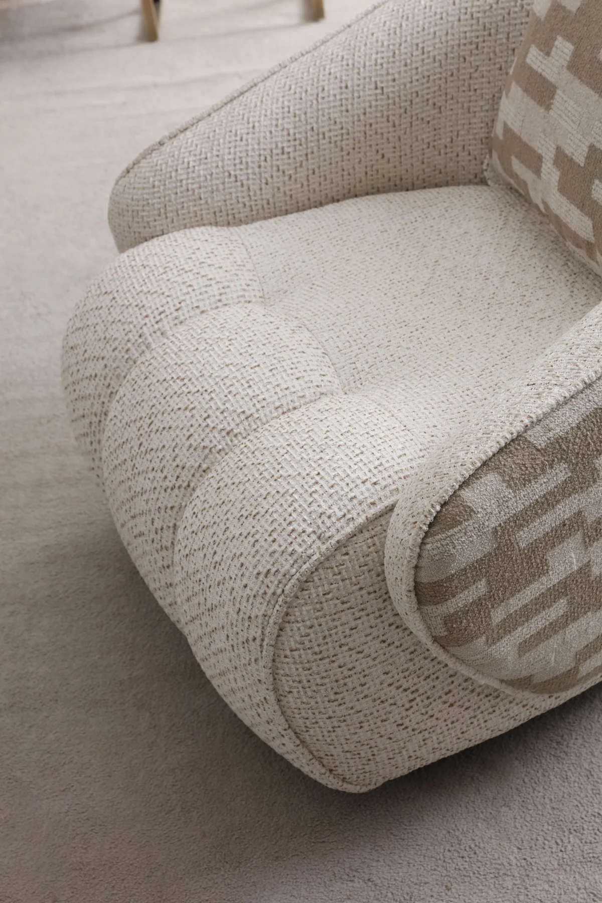 Levni Armchair - Image 3