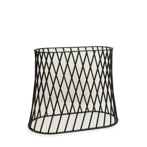 Stylish, modern, and elegant table leg for hotels, cafes, and restaurants.