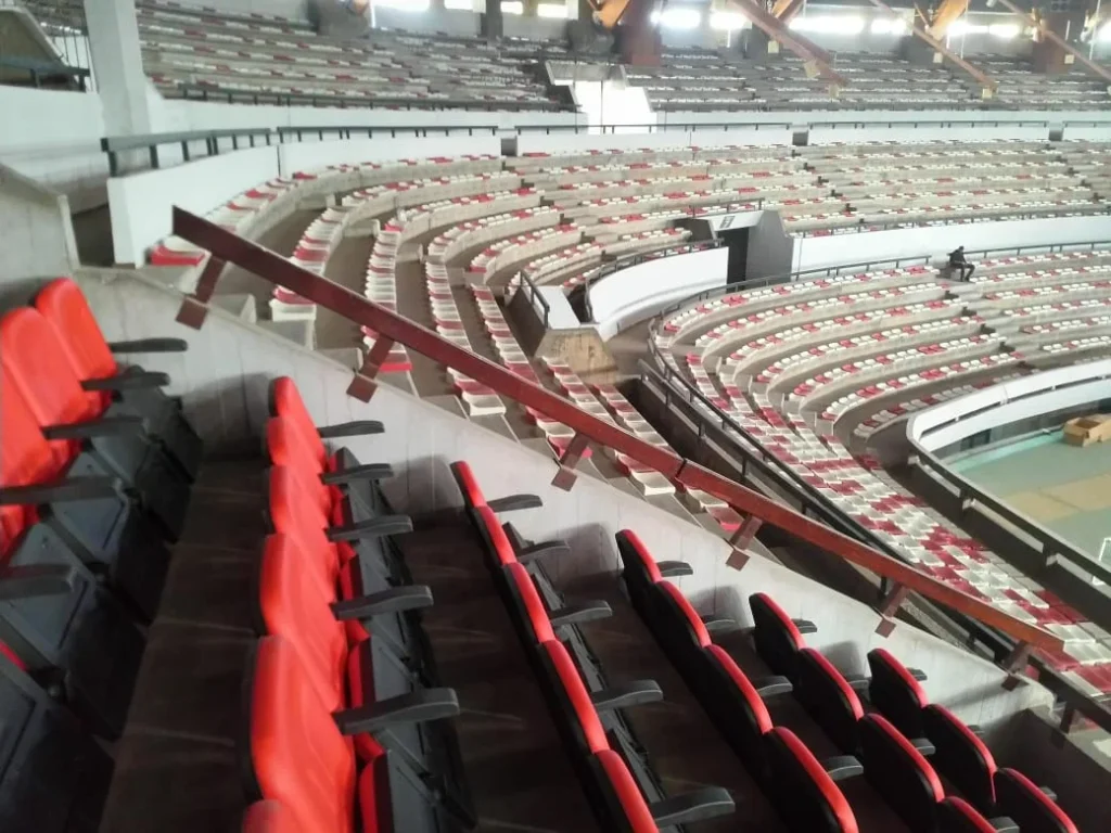 Salle Closed Complex
