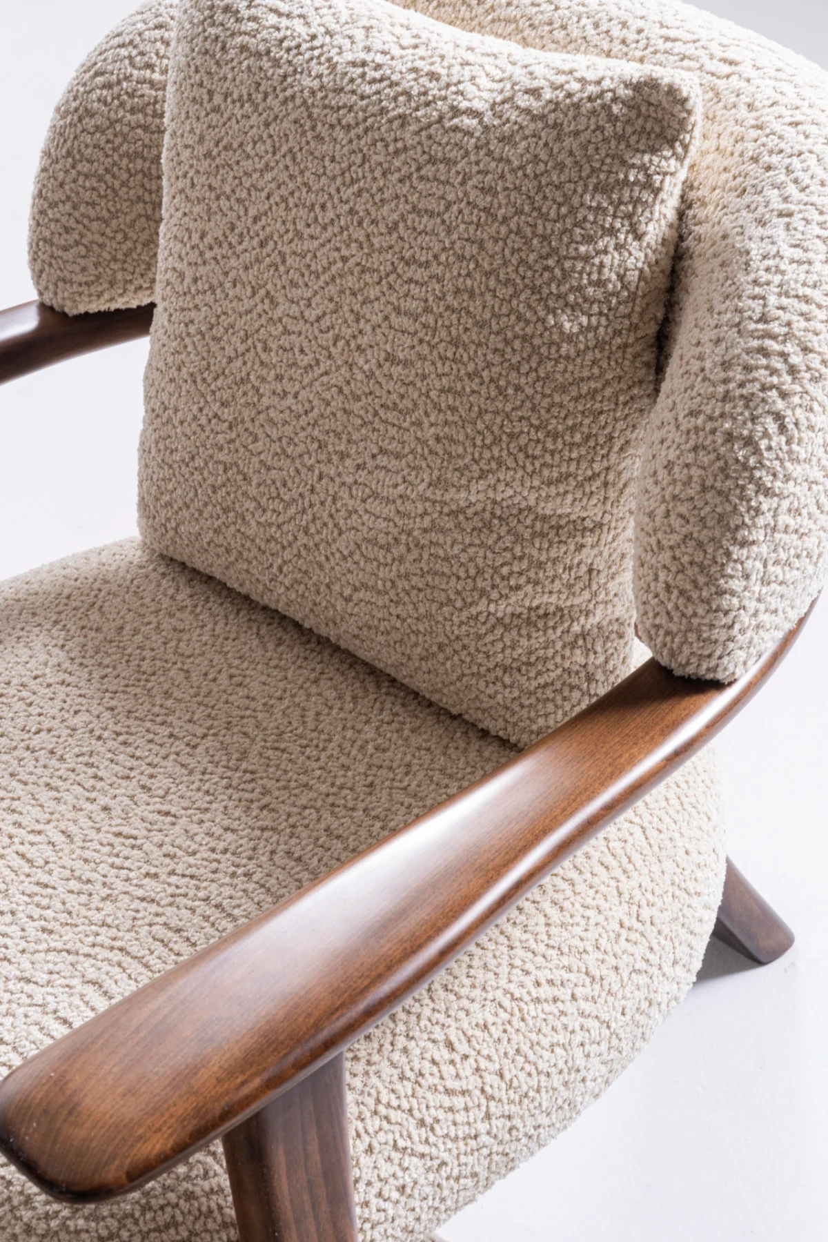 Sola Armchair - Image 11