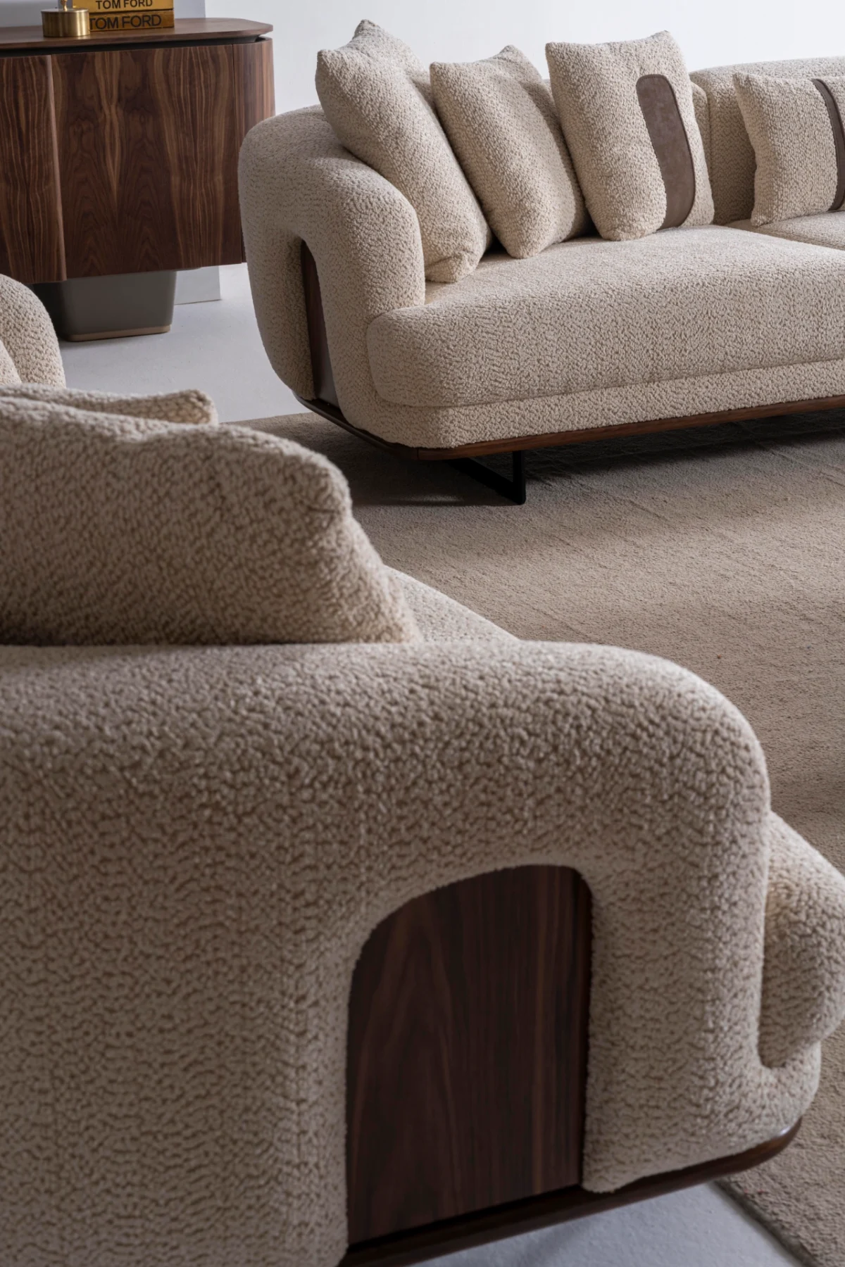 Sola Sofa - Image 11